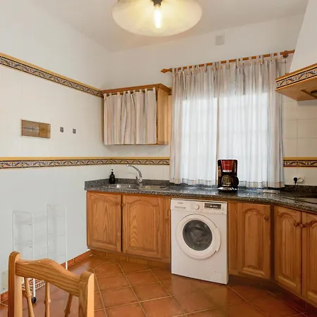 La Casa Amarilla El Paso