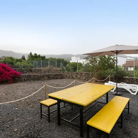 La Casa Amarilla