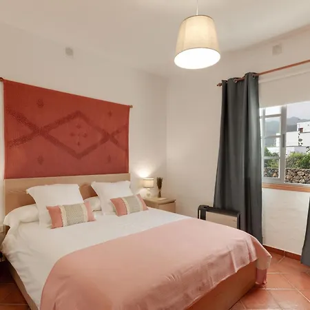 La Casa Amarilla El Paso