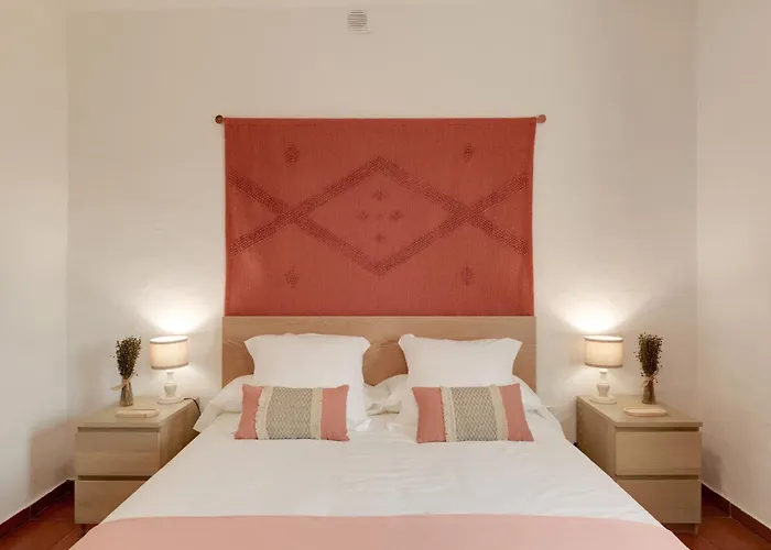 La Casa Amarilla El Paso