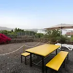 La Casa Amarilla